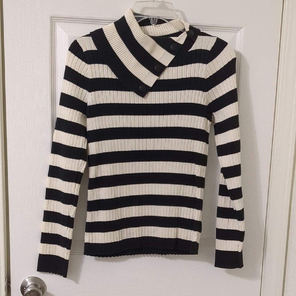 🎉HP🎉Liz Claiborne Black and Cream Striped Turtleneck Sweater - Picture 1 of 3